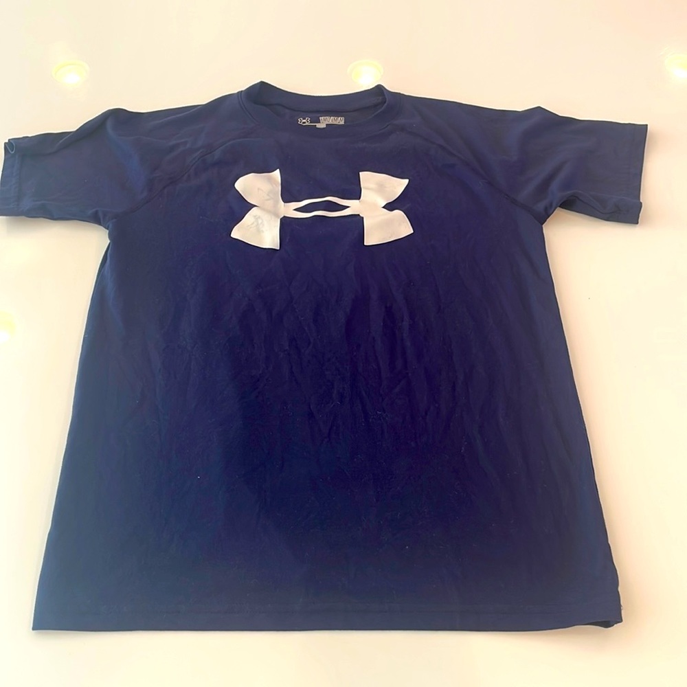 Under Armour Tee size Youth M